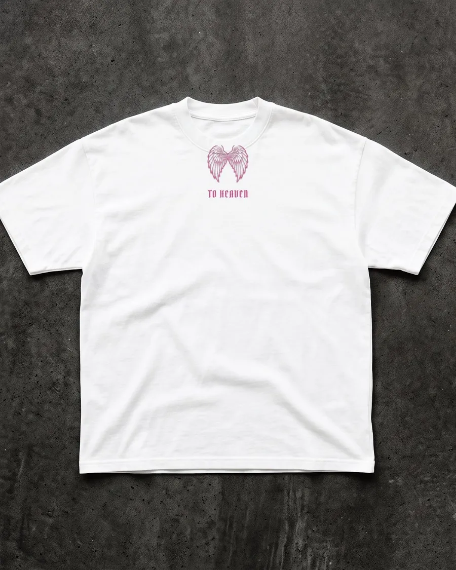 Remera oversize To Heaven Blanca con rosa